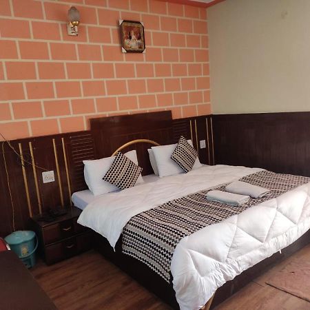 Hotel Deepraj, Kausani Extérieur photo