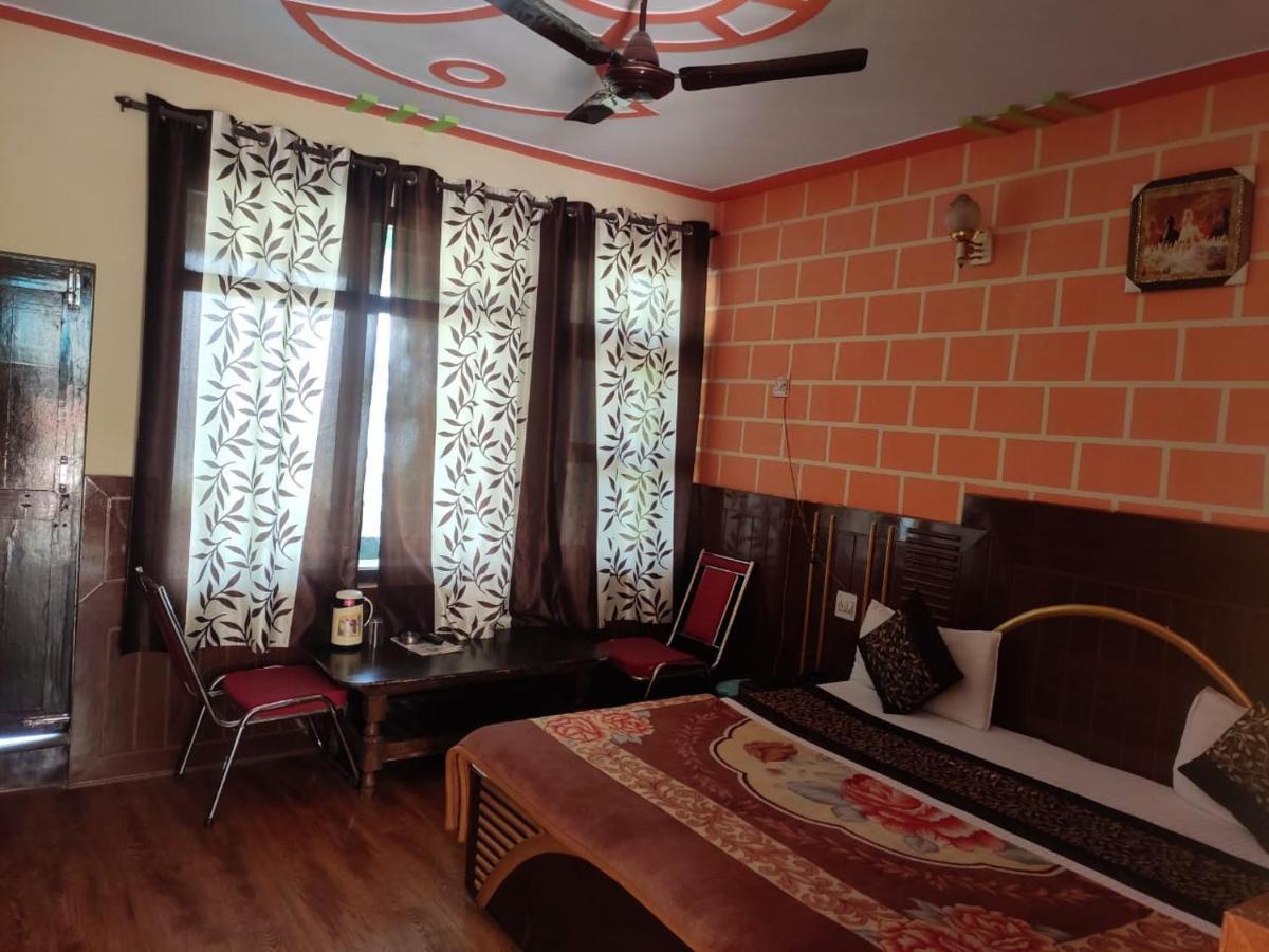 Hotel Deepraj, Kausani Extérieur photo