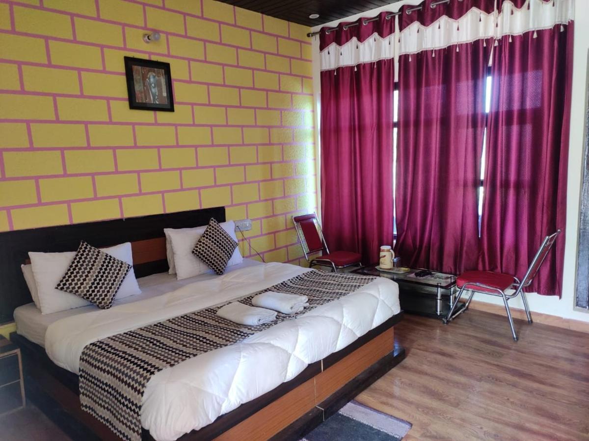Hotel Deepraj, Kausani Extérieur photo