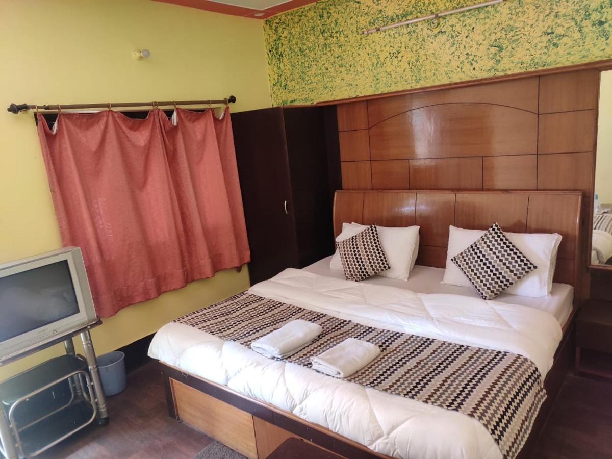 Hotel Deepraj, Kausani Extérieur photo
