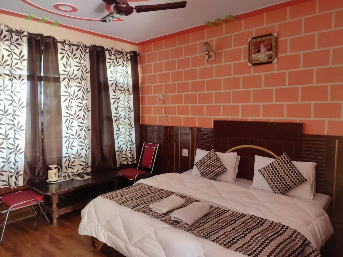 Hotel Deepraj, Kausani Extérieur photo