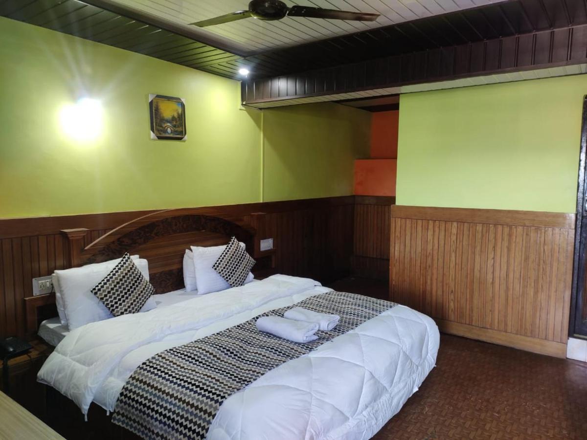 Hotel Deepraj, Kausani Extérieur photo