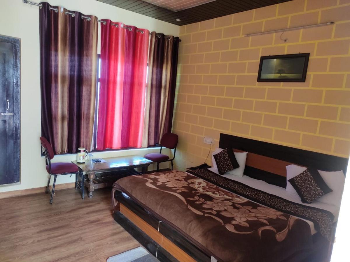 Hotel Deepraj, Kausani Extérieur photo
