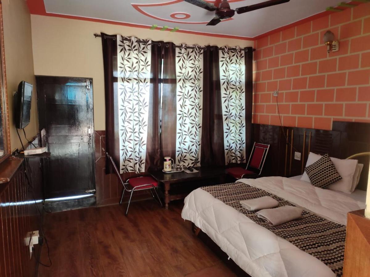 Hotel Deepraj, Kausani Extérieur photo