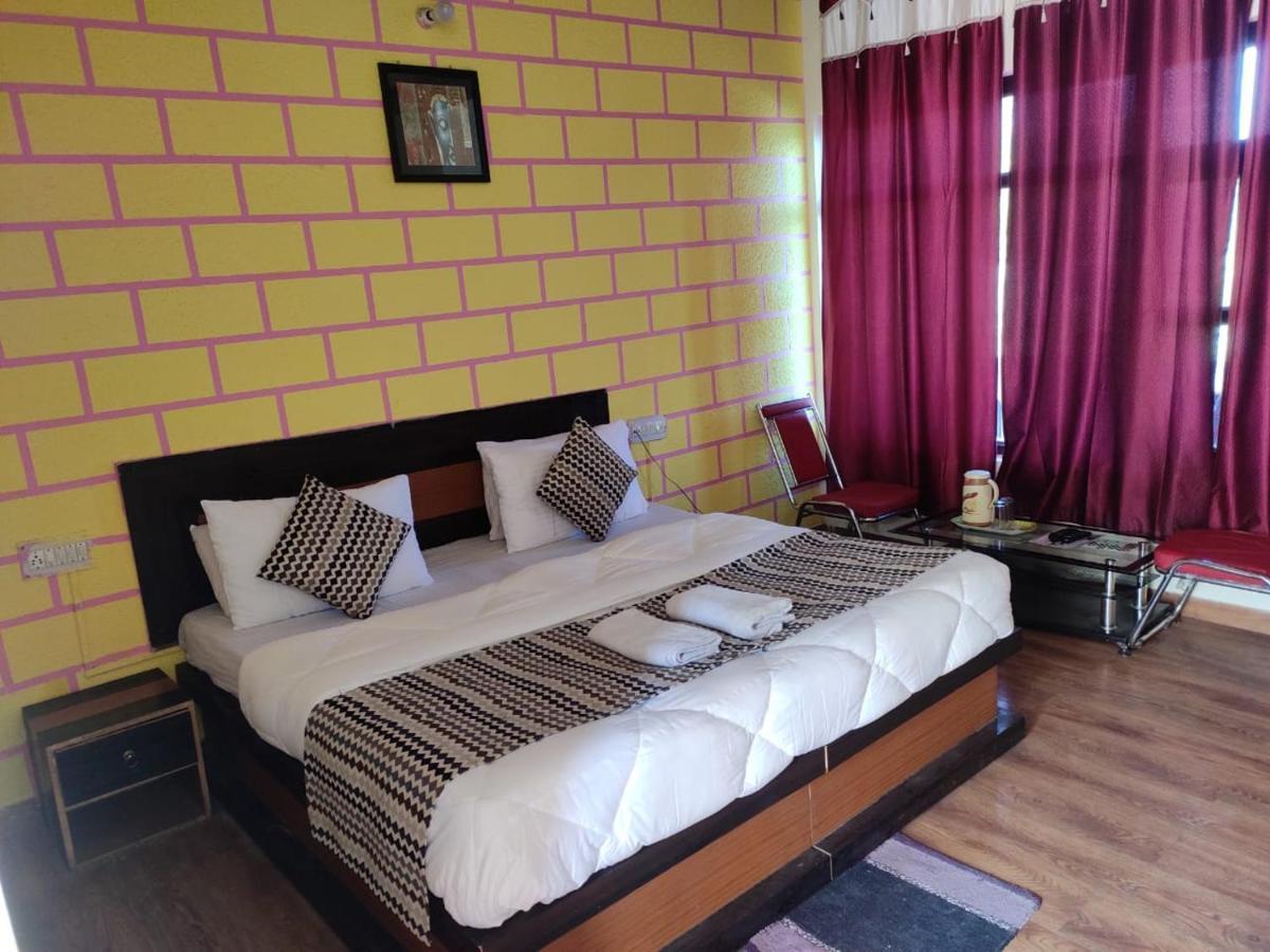 Hotel Deepraj, Kausani Extérieur photo