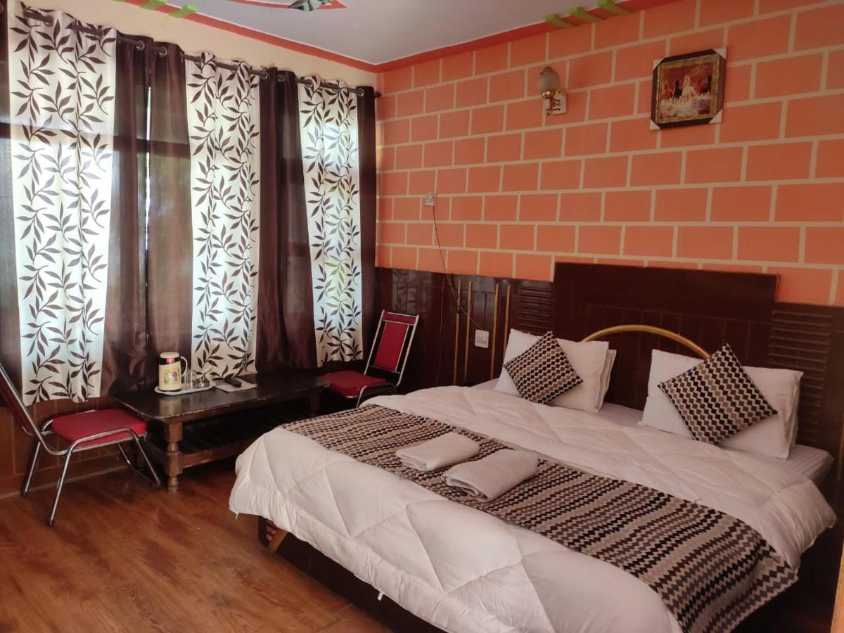 Hotel Deepraj, Kausani Extérieur photo