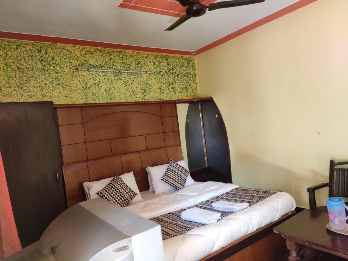 Hotel Deepraj, Kausani Extérieur photo