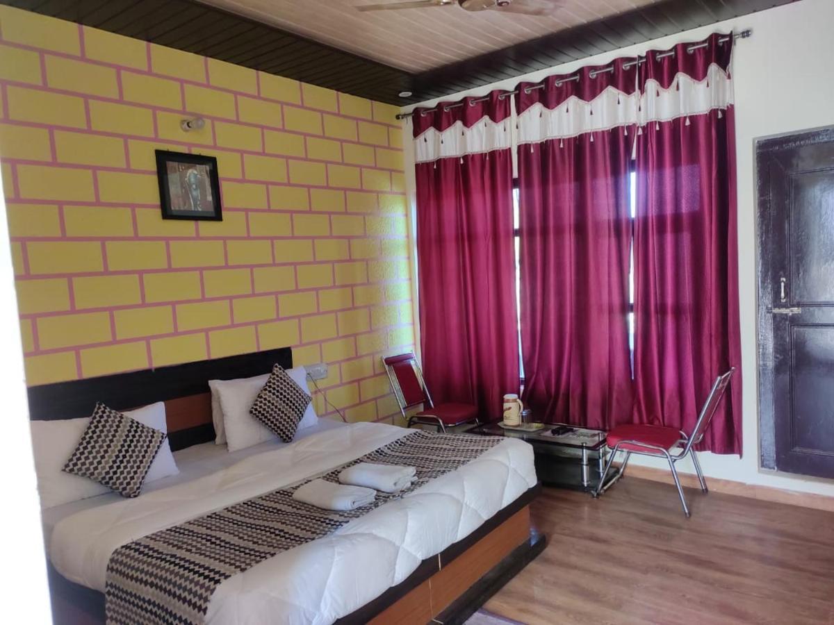 Hotel Deepraj, Kausani Extérieur photo