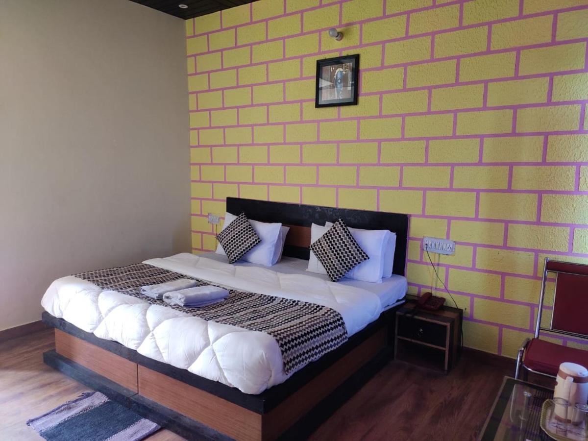 Hotel Deepraj, Kausani Extérieur photo
