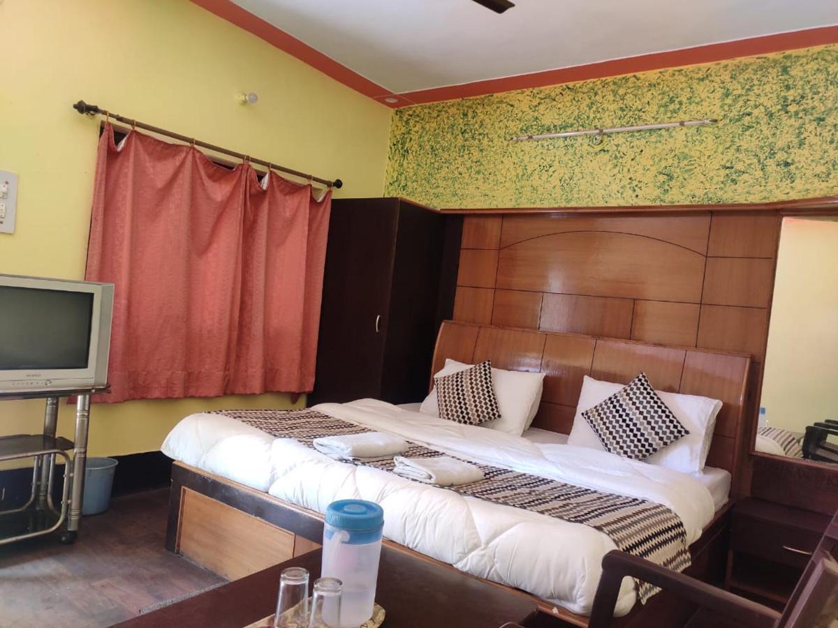 Hotel Deepraj, Kausani Extérieur photo