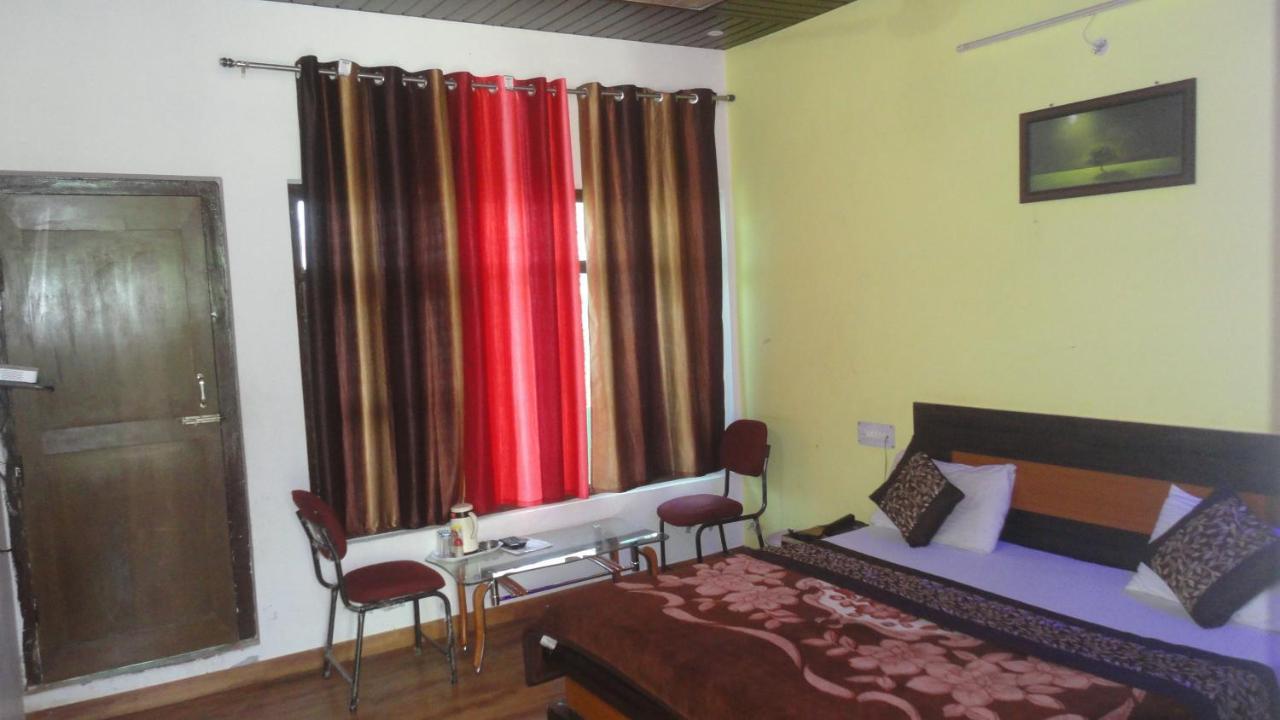 Hotel Deepraj, Kausani Extérieur photo