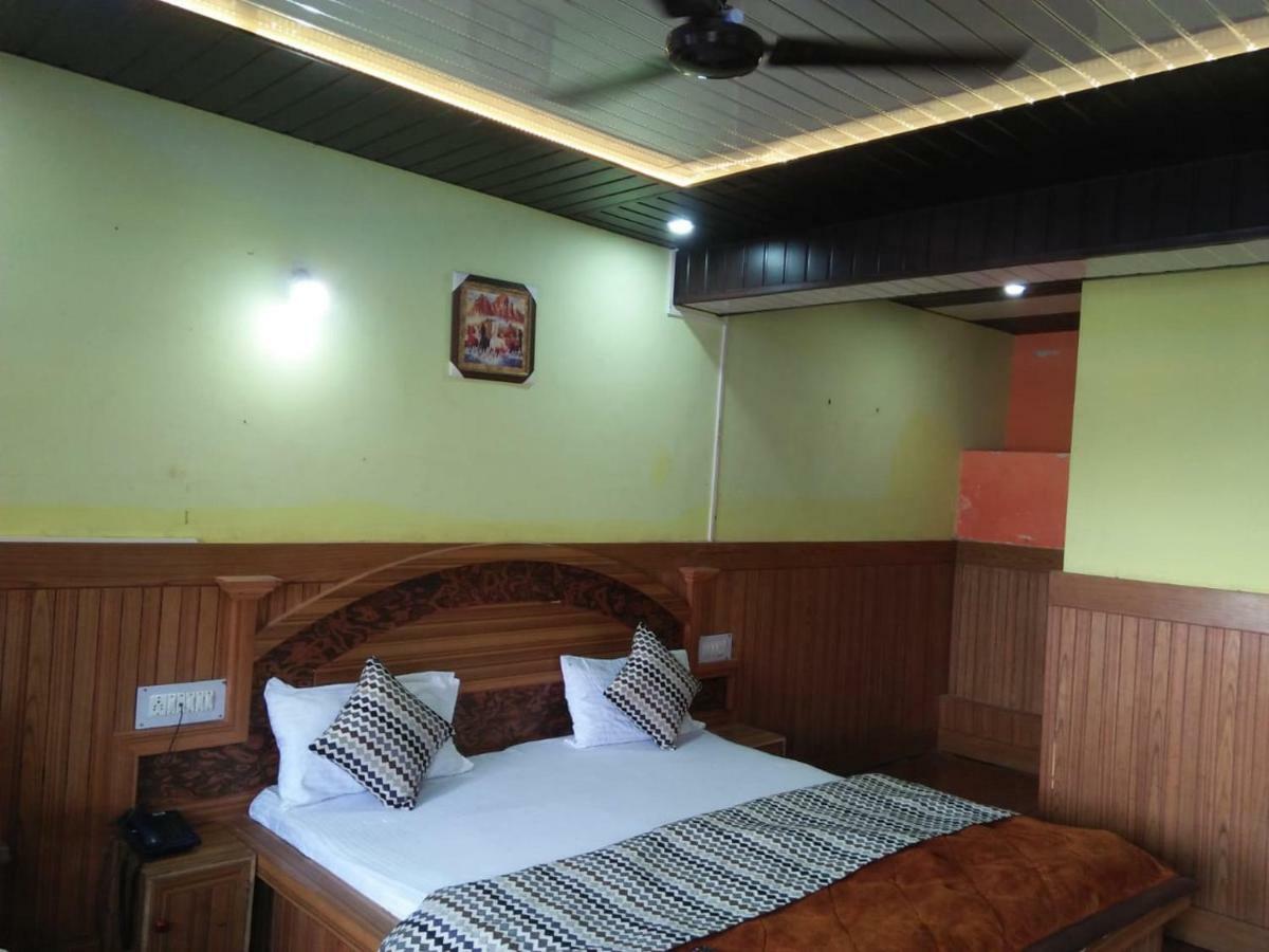 Hotel Deepraj, Kausani Extérieur photo